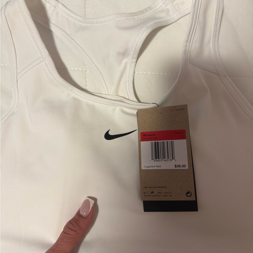 BRAND NEW NIKE SPORTS BRA